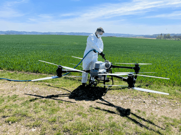 V OK LANDSCAPE MANAGEMENT JSME ZAČALI TESTOVAT APLIKACI PŘÍPRAVKŮ NA OCHRANU ROSTLIN DRONEM.